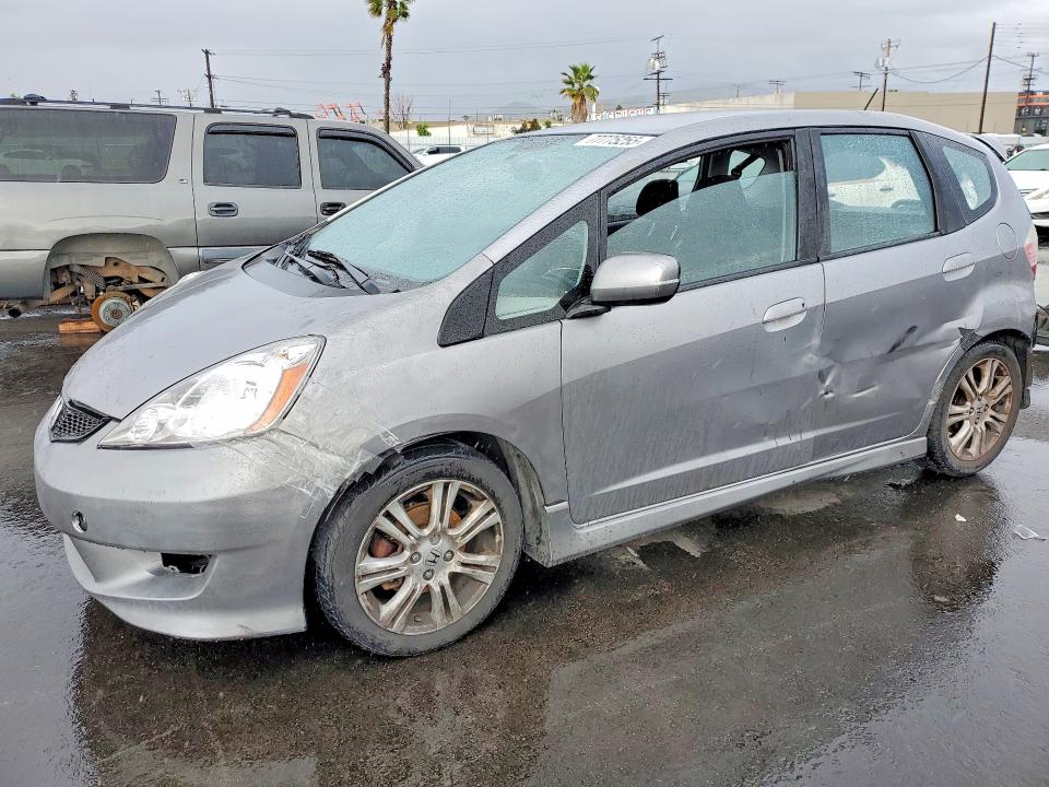 HONDA FIT SPORT 2010 with VIN JHMGE8H41AC028135 - Photo from auction