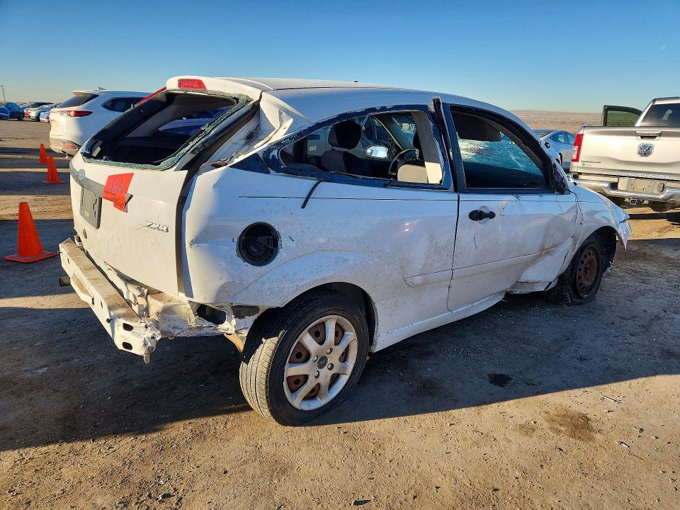 Фото 3 с аукциона – 2005 FORD FOCUS с VIN 3FAFP31N25R141313