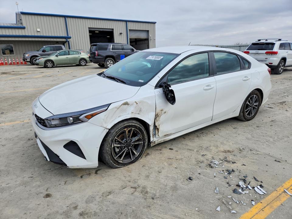 KIA FORTE 2024 with VIN 3KPF24AD5RE835237 - Photo from auction
