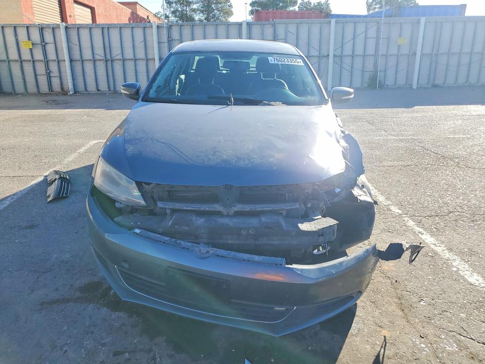 Photo 5 from auction – 2014 VOLKSWAGEN JETTA with VIN 3VW3L7AJ9EM444533