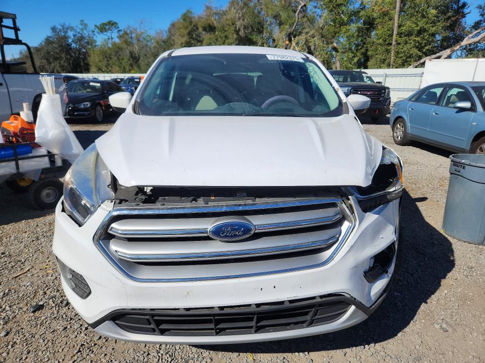 Photo 5 from auction – 2017 FORD ESCAPE with VIN 1FMCU0GD2HUE86451