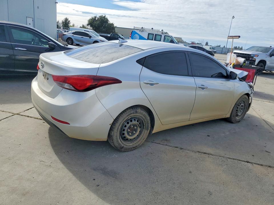 Photo 3 from auction – 2016 HYUNDAI ELANTRA with VIN 5NPDH4AEXGH686850
