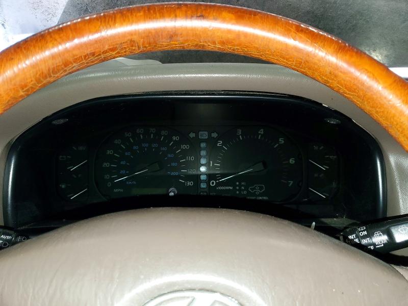 Photo 9 from auction – 2001 LEXUS LX 470 with VIN JTJHT00W113507422