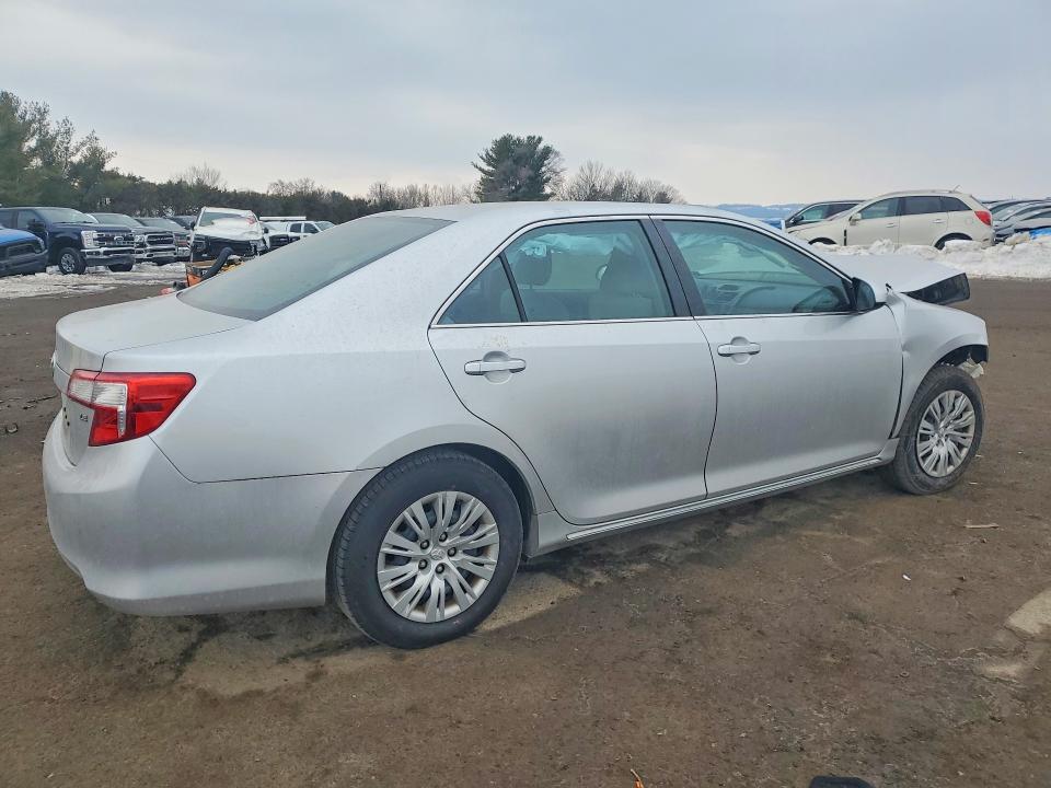 Photo 3 from auction – 2014 TOYOTA CAMRY L with VIN 4T4BF1FK9ER422517