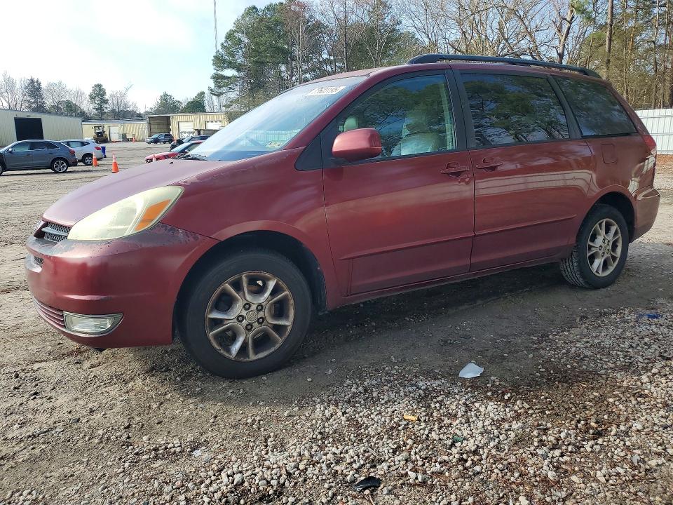 TOYOTA SIENNA 2005 with VIN 5TDBA22C75S050438 - Photo from auction