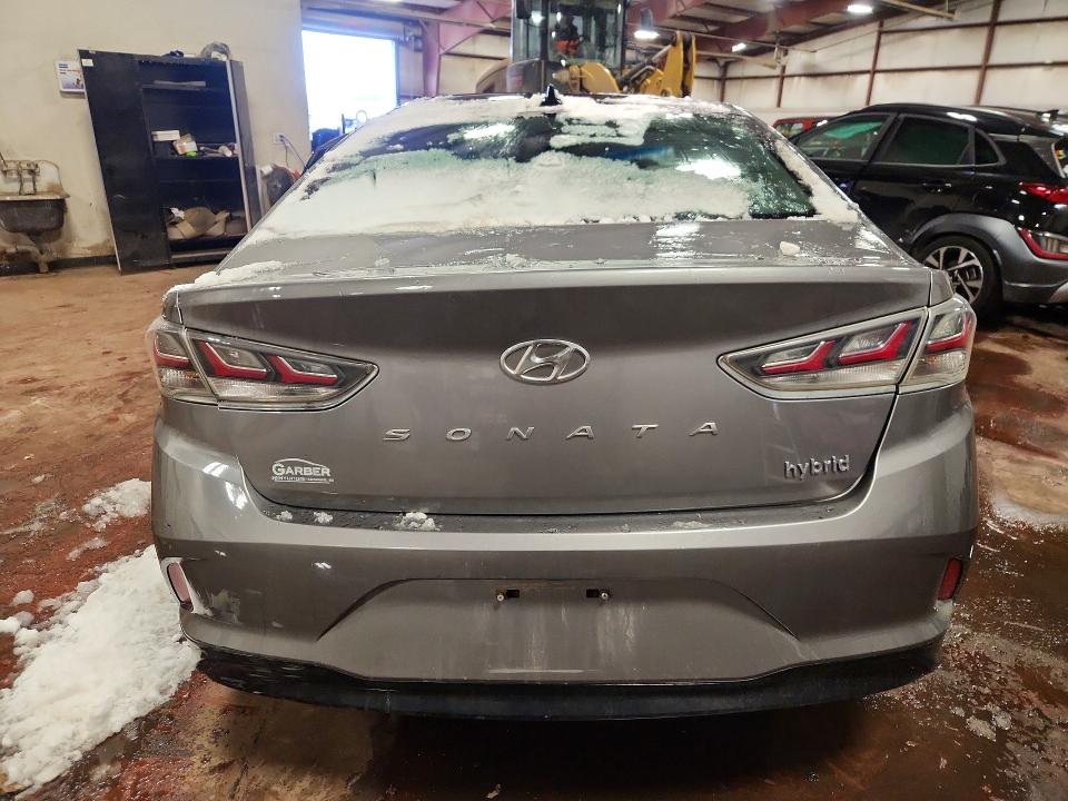 Photo 6 from auction – 2018 HYUNDAI SONATA with VIN KMHE34L32JA079785