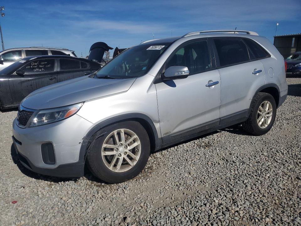 KIA SORENTO 2015 with VIN 5XYKTDA76FG602732 - Photo from auction
