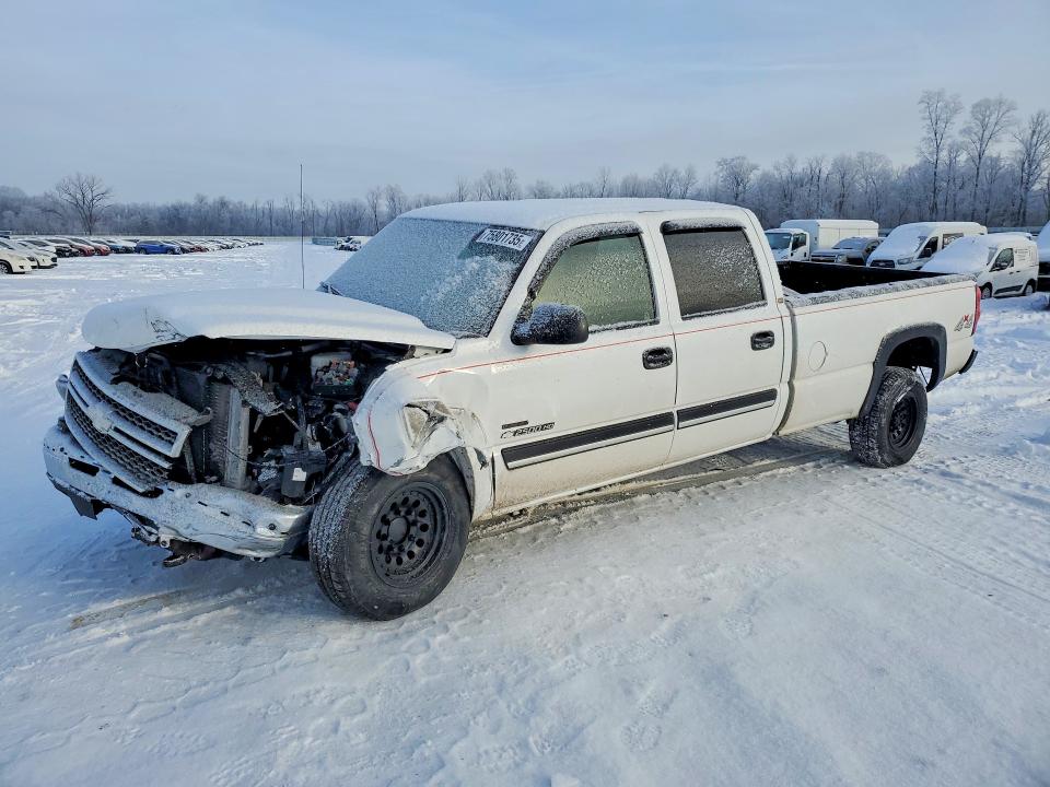 CHEVROLET SILVERADO 2005 with VIN 1GCHK232X5F881056 - Photo from auction