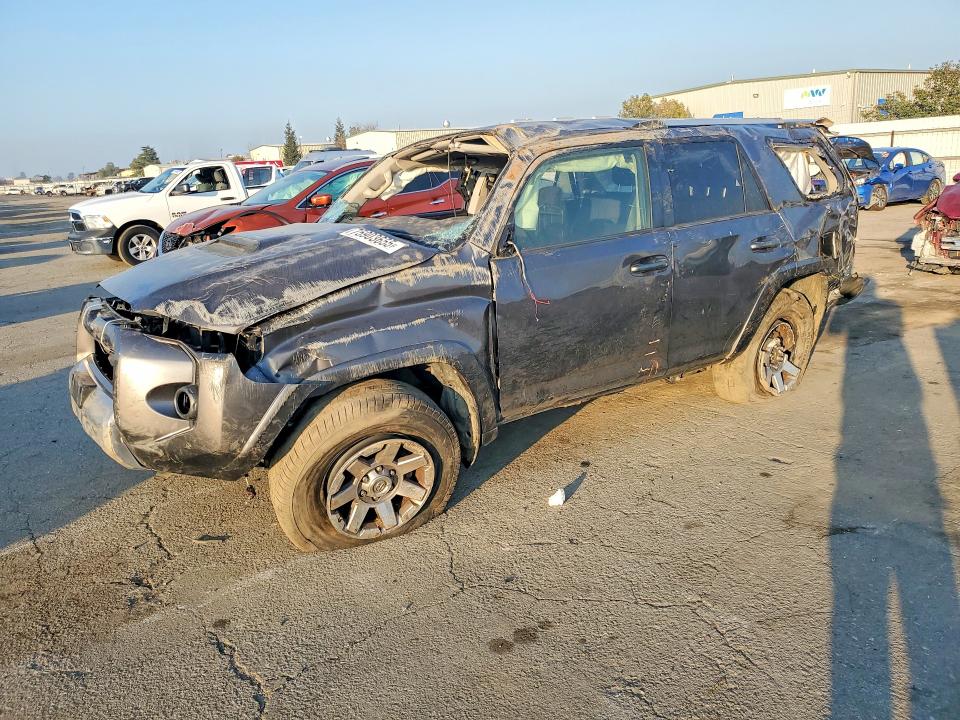 TOYOTA 4RUNNER 2015 with VIN JTEBU5JR6F5268257 - Photo from auction