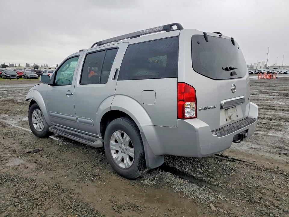 Photo 2 from auction – 2005 NISSAN PATHFINDER with VIN 5N1AR18U15C705575