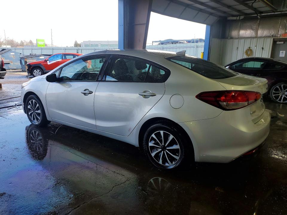Photo 2 from auction – 2017 KIA FORTE with VIN 3KPFK4A71HE114227