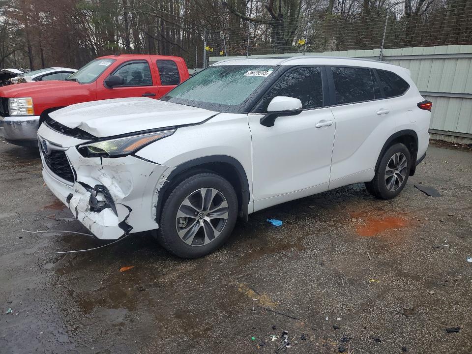 TOYOTA HIGHLANDER 2023 with VIN 5TDKARAH1PS022854 - Photo from auction