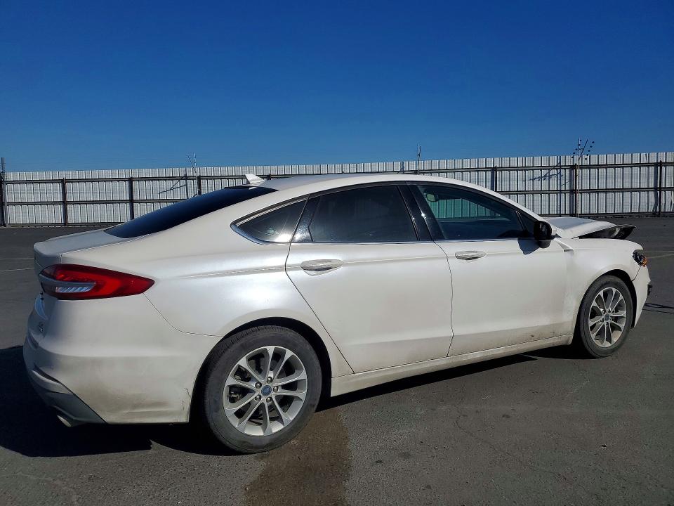 Photo 3 from auction – 2020 FORD FUSION with VIN 3FA6P0HD4LR228686