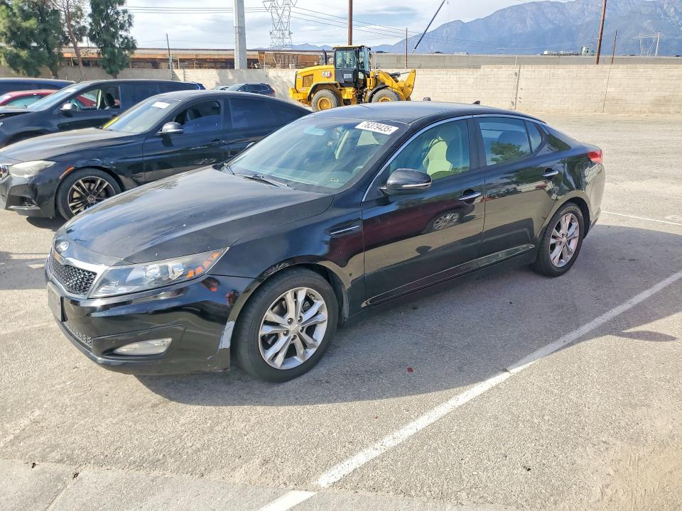 KIA OPTIMA 2013 مع رقم تعريف المركبة 5XXGM4A79DG123953 - صورة من المزاد