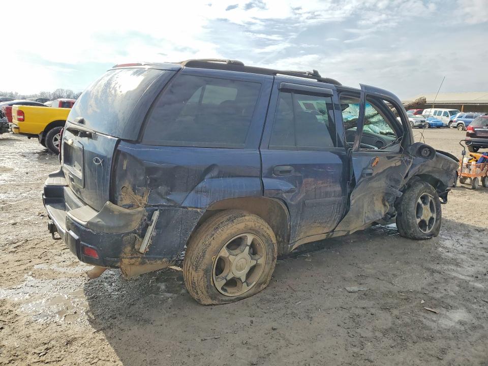 Photo 3 from auction – 2007 CHEVROLET TRAILBLAZER with VIN 1GNDS13S772142138