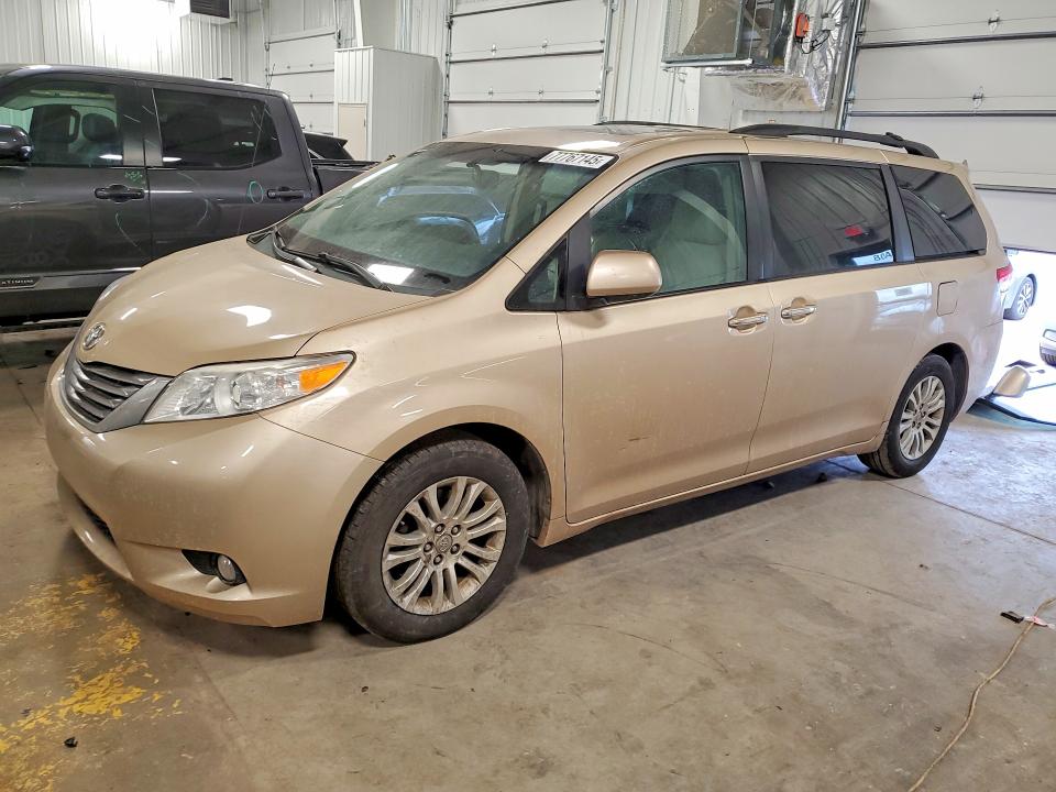 TOYOTA SIENNA 2013 with VIN 5TDYK3DC4DS376514 - Photo from auction
