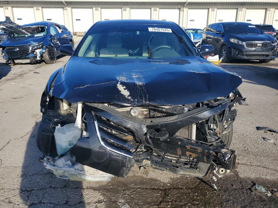 Photo 5 from auction – 2011 TOYOTA CAMRY with VIN 4T4BF3EK6BR141901