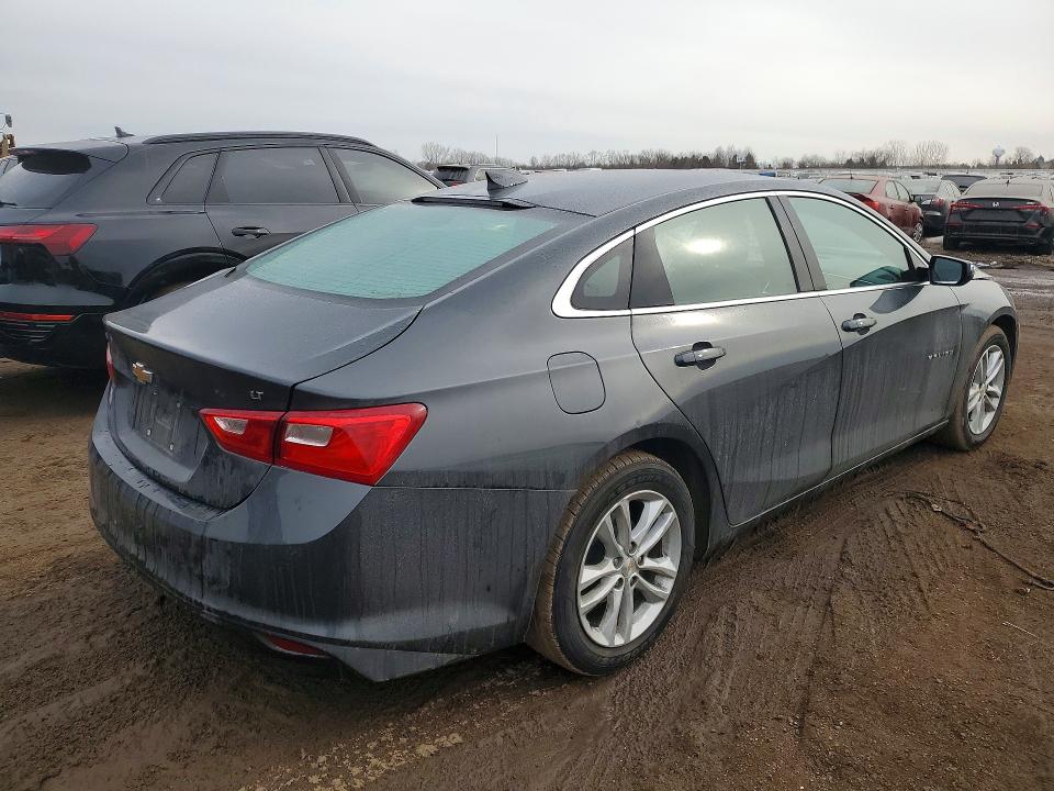 Photo 3 from auction – 2018 CHEVROLET MALIBU with VIN 1G1ZD5ST7JF253954