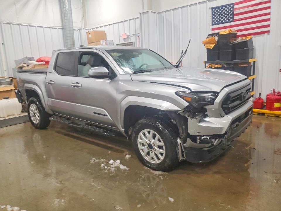 Photo 4 from auction – 2025 TOYOTA TACOMA with VIN 3TMLB5JN4SM172496