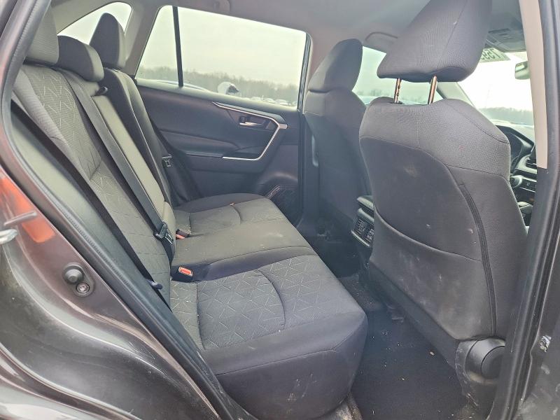 Photo 11 from auction – 2021 TOYOTA RAV4 XLE with VIN 2T3P1RFVXMC249847
