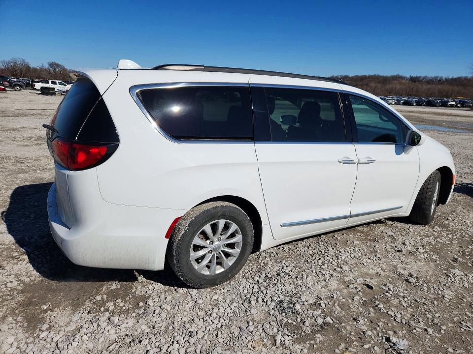 Photo 3 from auction – 2017 CHRYSLER PACIFICA with VIN 2C4RC1BG8HR657869