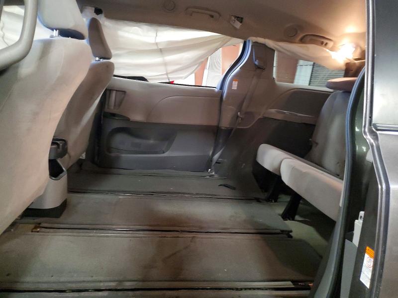 Foto 11 de la subasta – 2017 TOYOTA SIENNA con VIN 5TDZZ3DC1HS829459