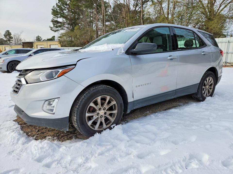 CHEVROLET EQUINOX 2018 with VIN 2GNAXHEV4J6144492 - Photo from auction
