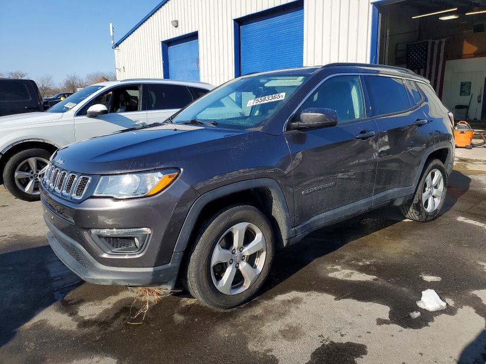 JEEP COMPASS 2017 with VIN 3C4NJDBB3HT628397 - Photo from auction