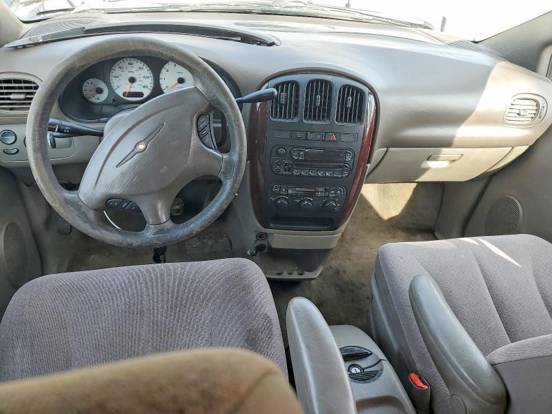 Photo 8 from auction – 2003 CHRYSLER TOWN & COU with VIN 2C8GP24RX3R338271