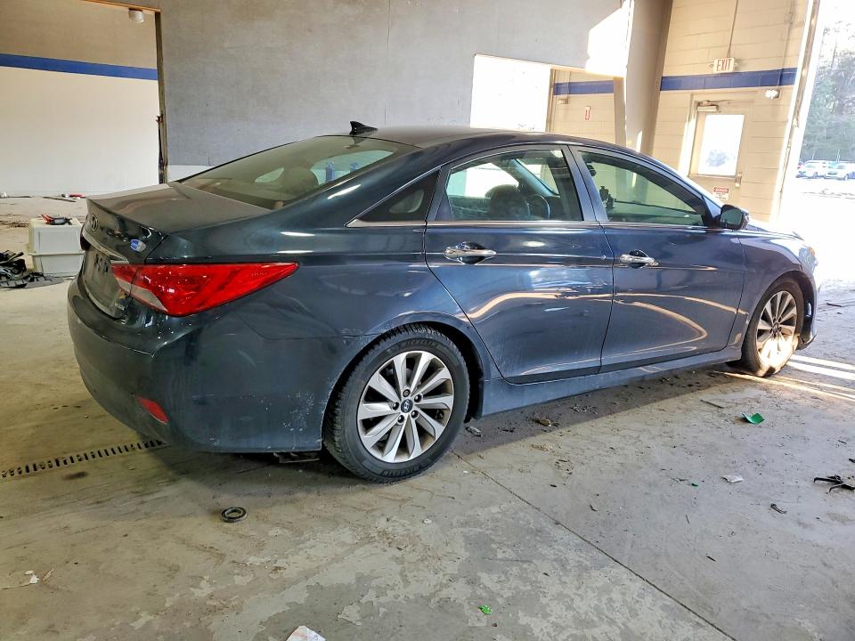 Photo 3 from auction – 2014 HYUNDAI SONATA with VIN 5NPEC4AC3EH895796