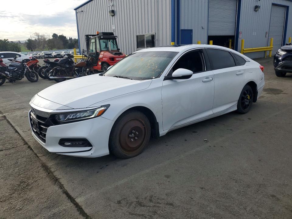 HONDA ACCORD 2018 with VIN 1HGCV1F52JA086772 - Photo from auction