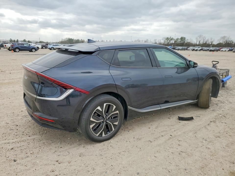 Photo 3 from auction – 2023 KIA EV6 LIGHT with VIN KNDC34LAXP5128078
