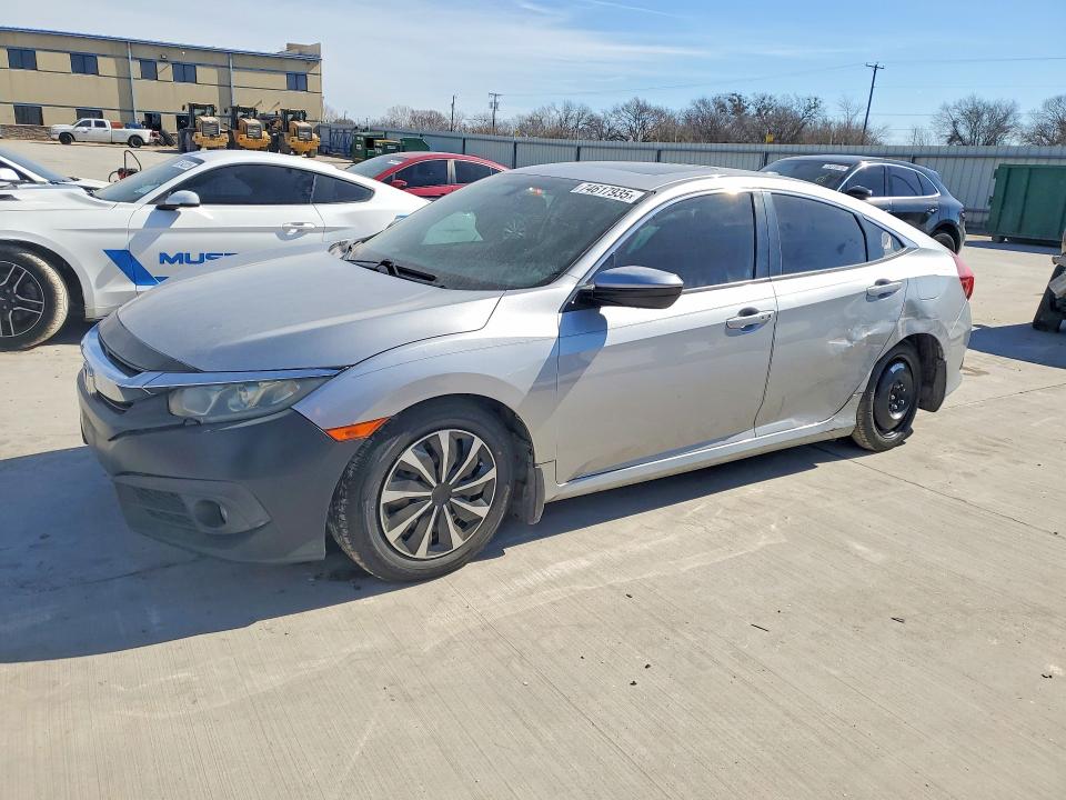 HONDA CIVIC 2016 with VIN 19XFC1F79GE000995 - Photo from auction