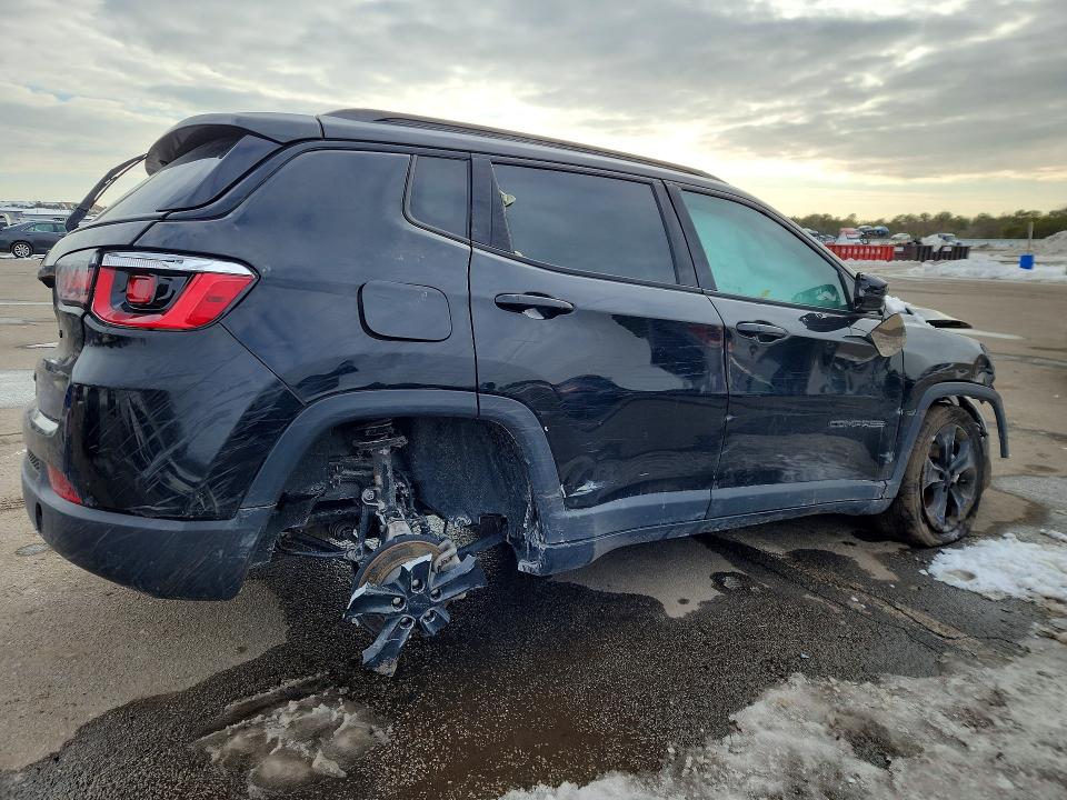 Photo 3 from auction – 2019 JEEP COMPASS with VIN 3C4NJDBB8KT648636