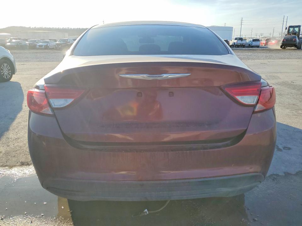 Foto 6 de la subasta – 2015 CHRYSLER 200 con VIN 1C3CCCFB2FN563839