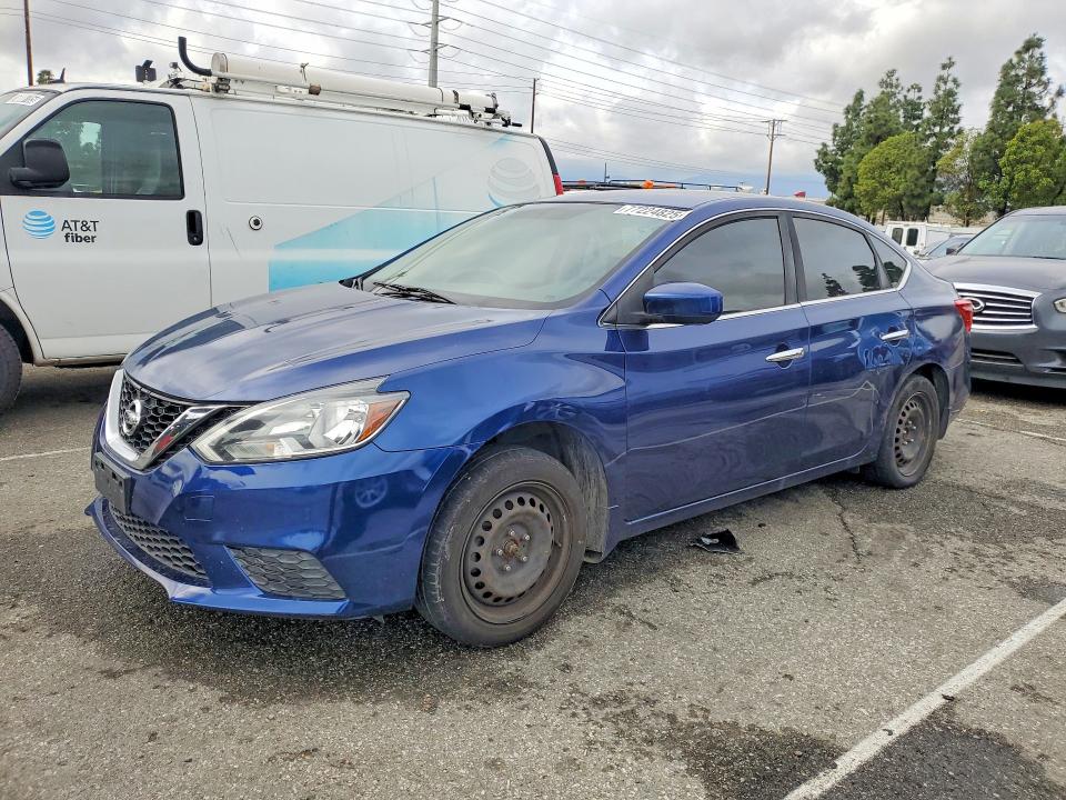 NISSAN SENTRA 2017 with VIN 3N1AB7AP5HY262152 - Photo from auction