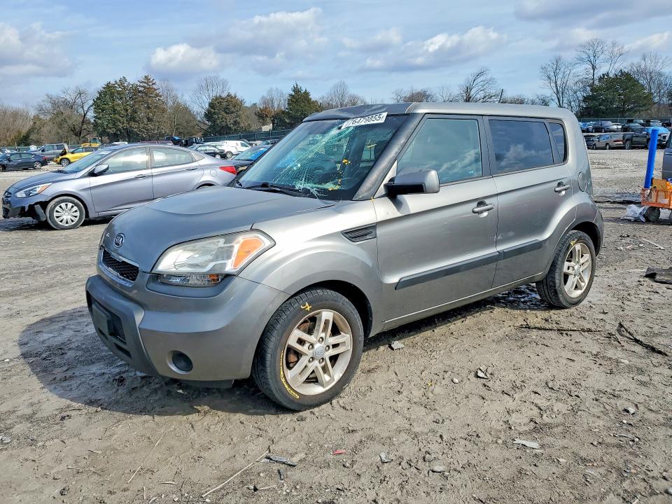 KIA SOUL + 2011 with VIN KNDJT2A20B7217971 - Photo from auction