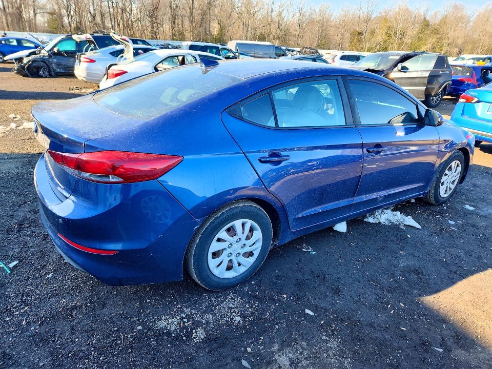 Photo 3 from auction – 2017 HYUNDAI ELANTRA with VIN 5NPD74LF6HH177607