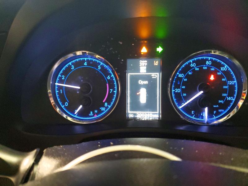 Photo 9 from auction – 2018 TOYOTA COROLLA with VIN 5YFBURHE5JP820017