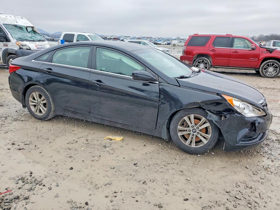 Photo 4 from auction – 2012 HYUNDAI SONATA with VIN 5NPEB4AC5CH393954