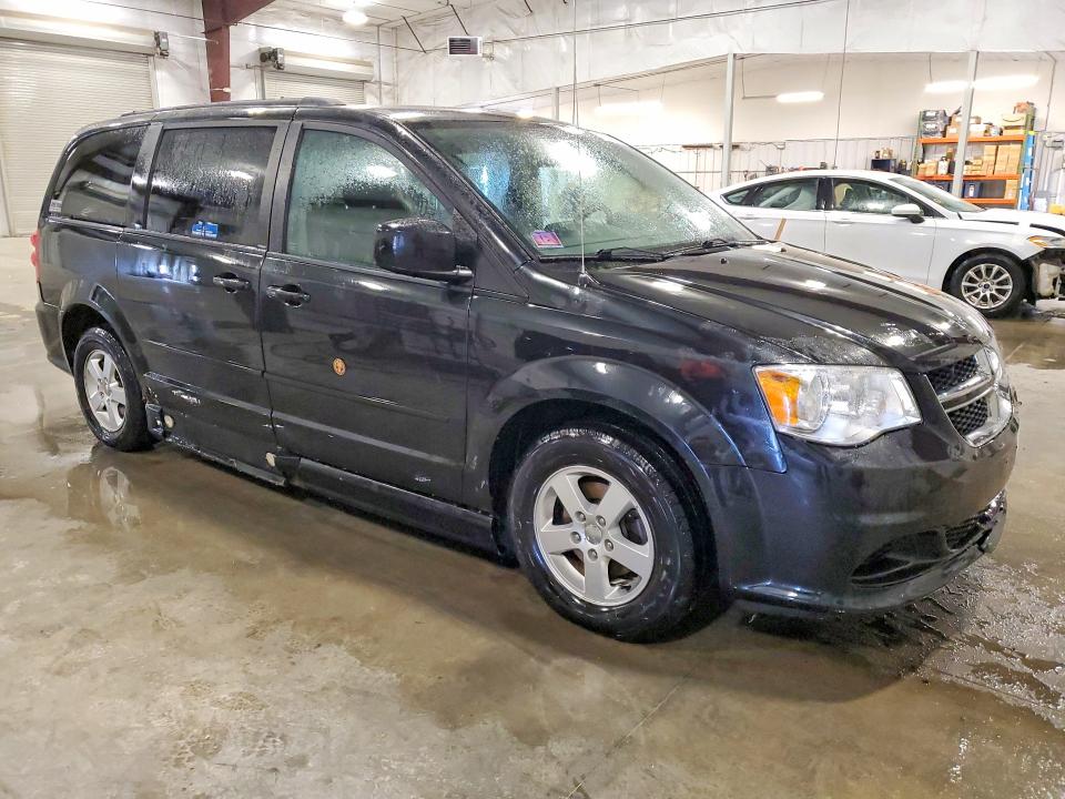 Photo 4 from auction – 2013 DODGE GRAND CARA with VIN 2C4RDGCG3DR627932