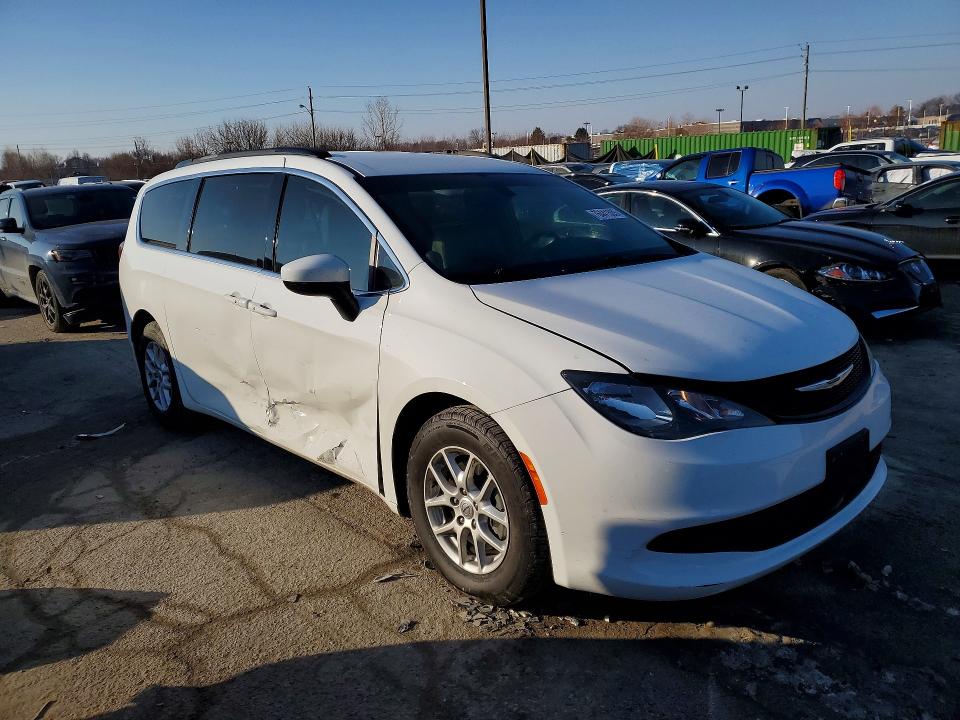 Photo 4 from auction – 2021 CHRYSLER VOYAGER with VIN 2C4RC1DG8MR568228