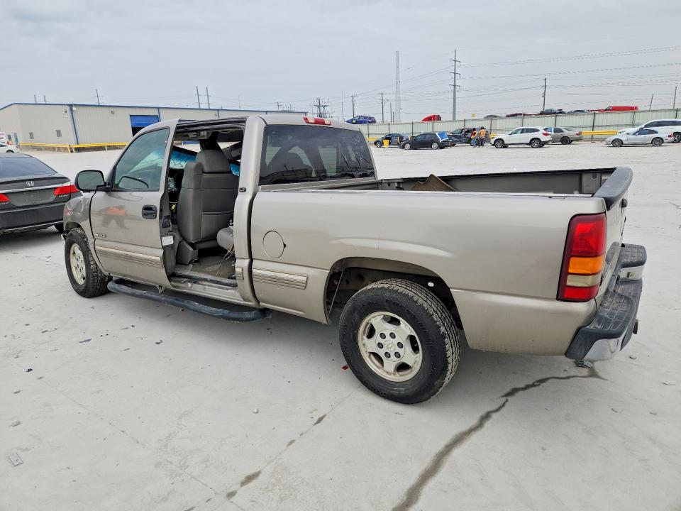 Photo 2 from auction – 2002 CHEVROLET SILVERADO with VIN 2GCEC19T721133863