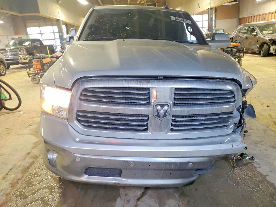 Photo 5 from auction – 2017 RAM 1500 with VIN 3C6RR6LT8HG658962