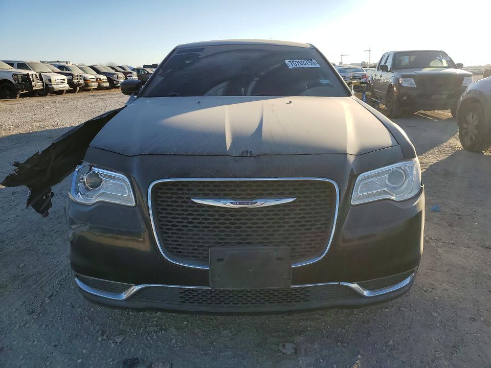 Photo 5 from auction – 2019 CHRYSLER 300 with VIN 2C3CCAAGXKH619732