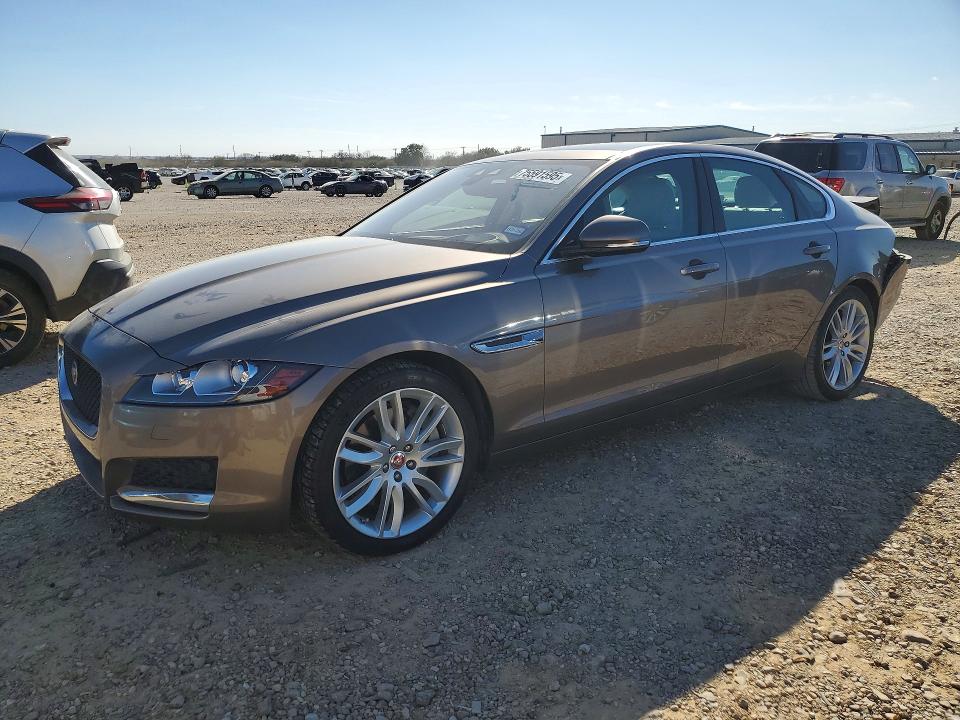 JAGUAR XF PRESTIG 2016 with VIN SAJBE4BV6GCY11578 - Photo from auction