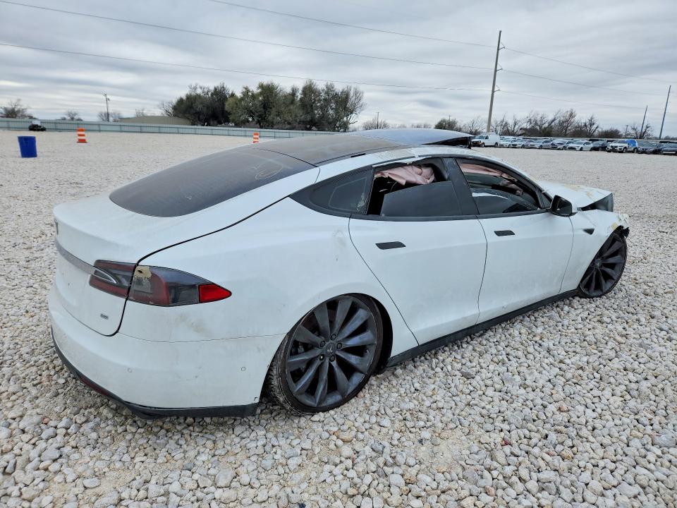 Photo 3 from auction – 2014 TESLA MODEL S with VIN 5YJSA1H11EFP61721
