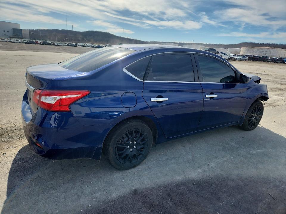 Photo 3 from auction – 2017 NISSAN SENTRA with VIN 3N1AB7AP1HY223980
