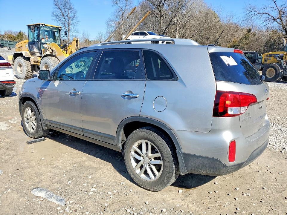 Photo 2 from auction – 2015 KIA SORENTO with VIN 5XYKT3A67FG658423