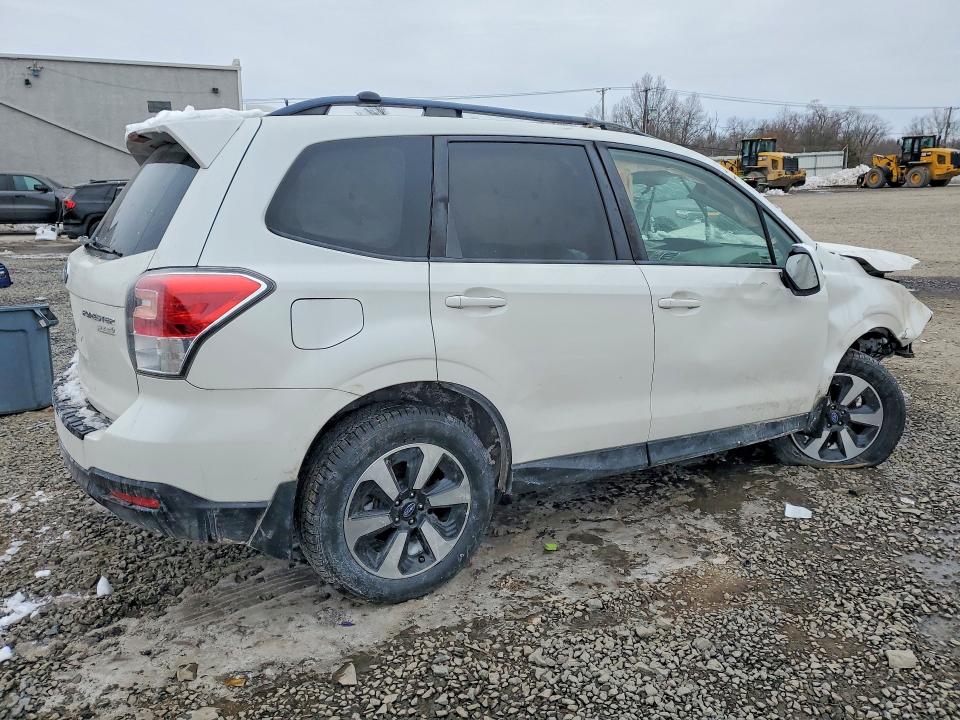 Photo 3 from auction – 2017 SUBARU FORESTER 2 with VIN JF2SJAGC0HH440021